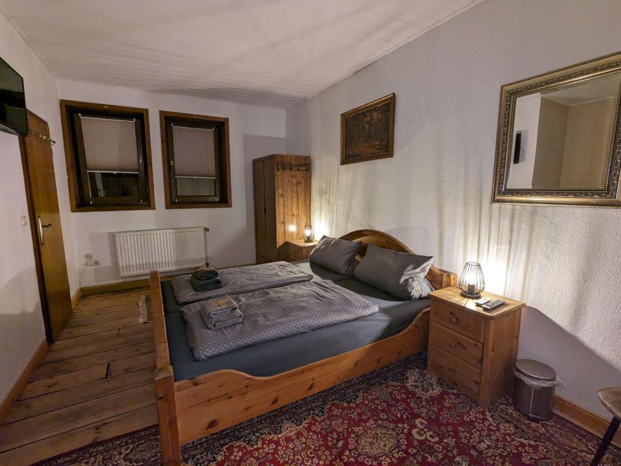 Gasthaus "Zum Goldenen Ross" Uhlstädt 外观 照片